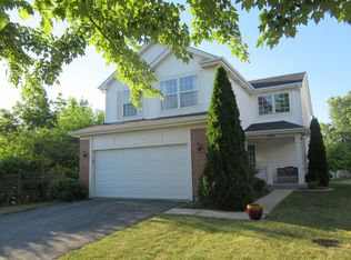 904 Blackburn Dr, Grayslake, IL 60030