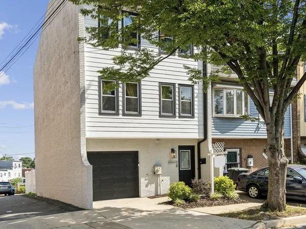 1910 Naylor 1/2 Rd SE, Washington, DC 20020