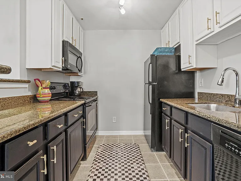 3178 Summit Square Dr #3-D2 — Photo 9