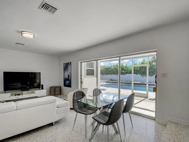 1171 Bimini Ln — Photo 4