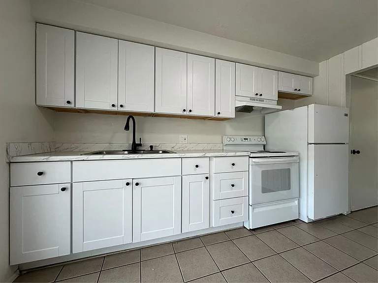 951 N Redwood Rd — Photo 13