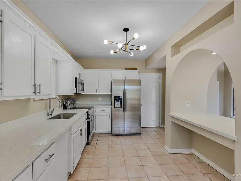 3209 Black Oak Ln — Photo 4