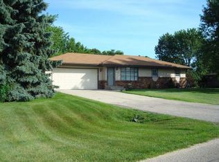 12008 Wagon Ln, Roscoe, IL 61073