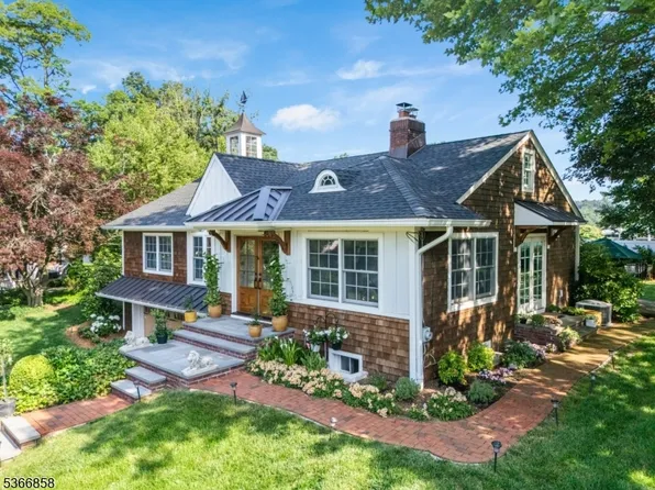 10 Harvey Ct, Summit City, NJ 07901