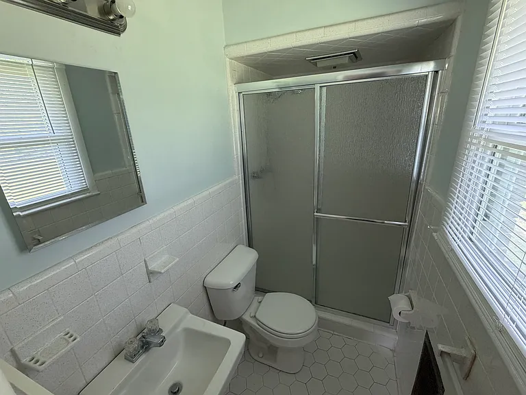 1102 Mary Ln — Photo 15