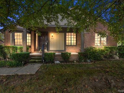 404 Meadow Bridge Dr, Rochester, MI, 48307