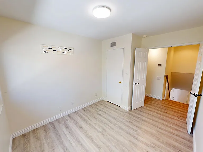 588 Rio Grande Cir — Photo 16