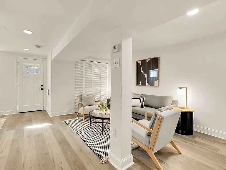 807 Jefferson St NW #1 — Photo 6