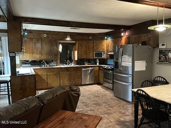 4th image of 120 Barkwood Rd