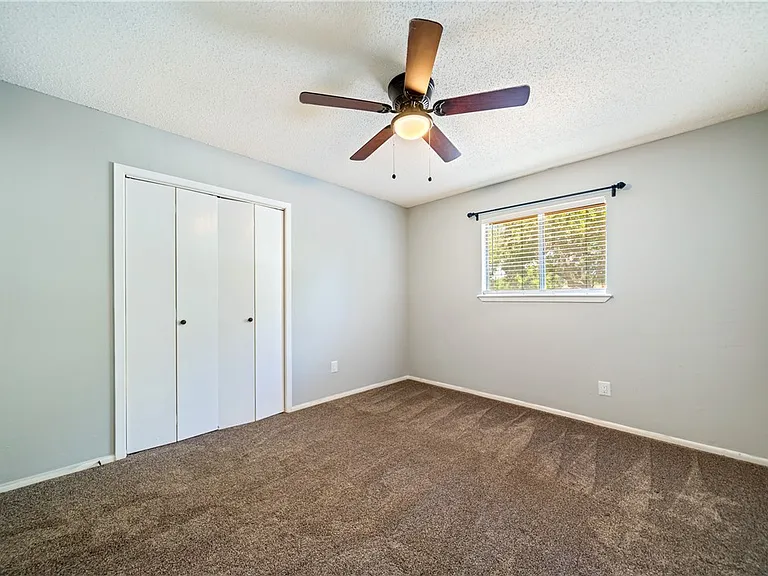 2445 Cricket Hollow St — Photo 32