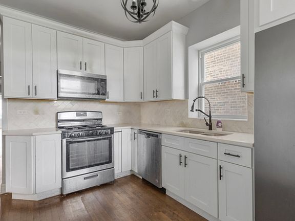 4th image of 8132 S Marshfield Ave #2