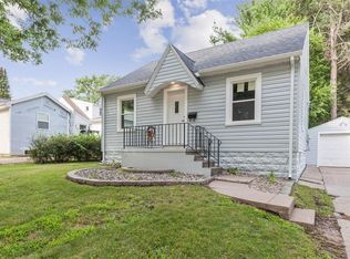 2812 3rd Ave SE, Cedar Rapids, IA 52403