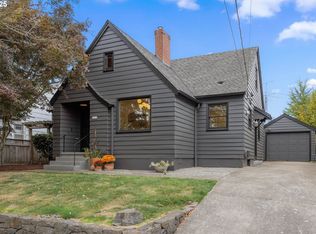 2303 SE Sherman St, Portland, OR 97214