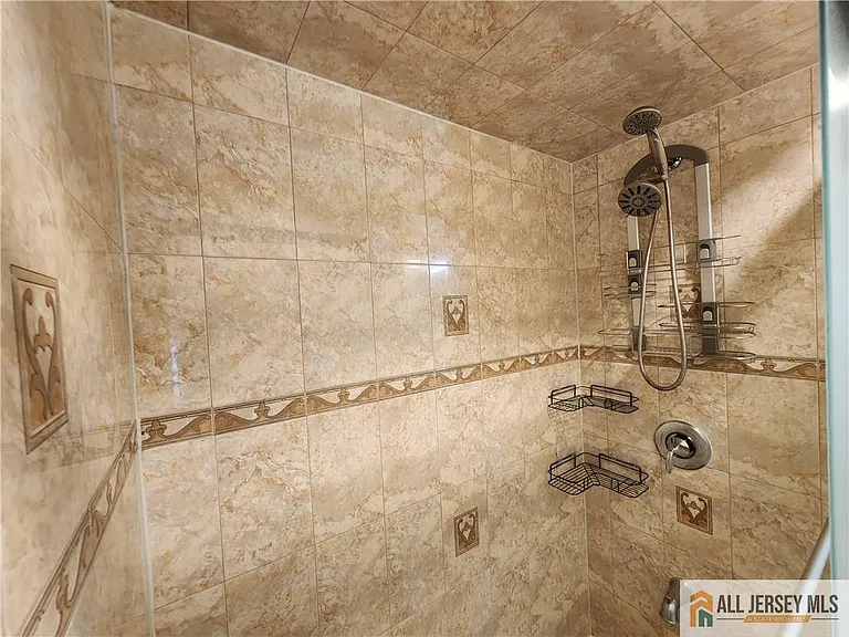968 New Dover Rd — Photo 11