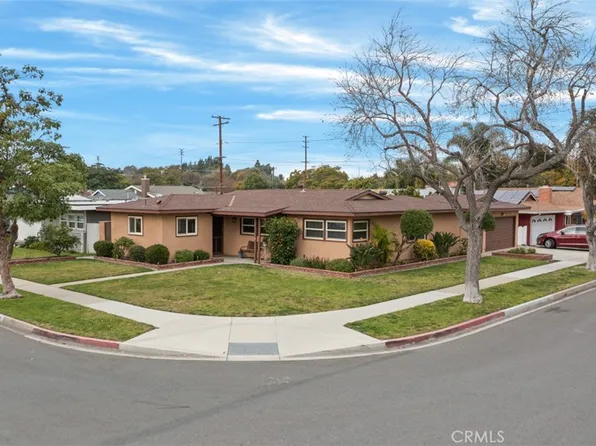 7049 E El Paseo St, Long Beach, CA 90815
