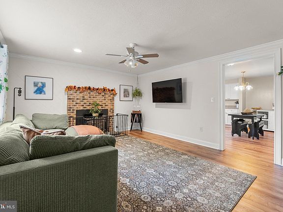 3rd image of 1504 Elm St