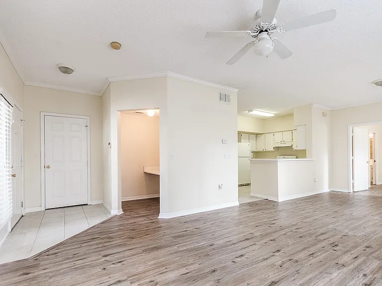 10000 SW 52nd Ave #Q99 — Photo 5