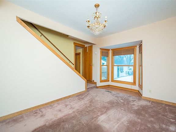 3rd image of 8003 NW Beaver Dr