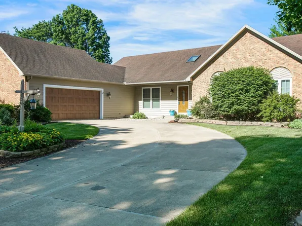 55899 Raintree Dr, Osceola, IN 46561