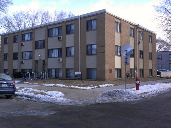 corner location 1 block to bus