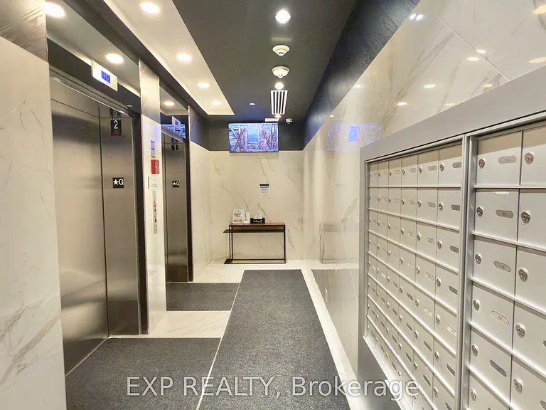 458 Richmond St W #401 — Photo 3