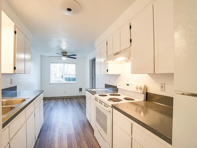 Westwood Apartments — Photo 10