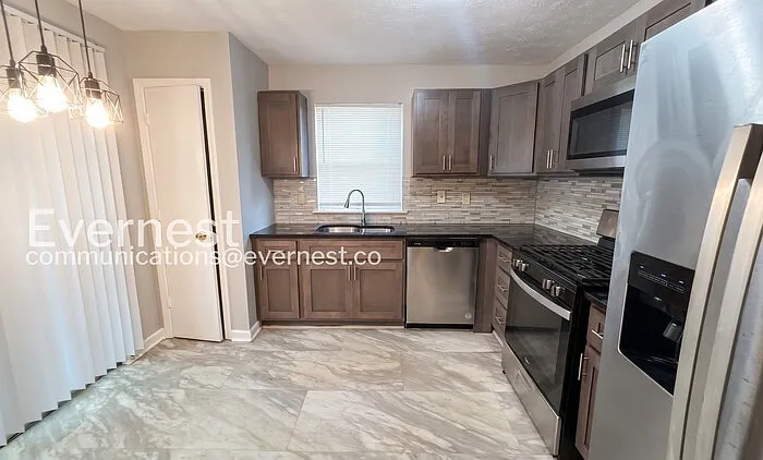 3828 Landgraf Cv — Photo 8