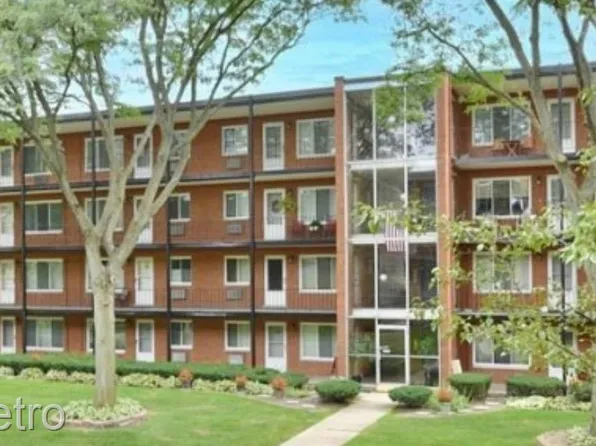 2925 W Thirteen Mile Rd APT 405, Royal Oak, MI 48073
