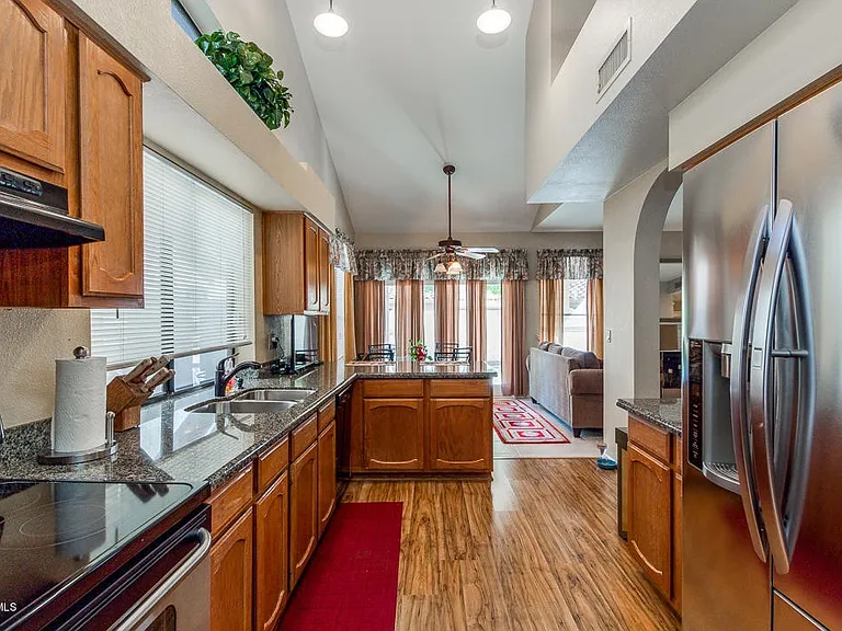 193 W Amanda Ln — Photo 13