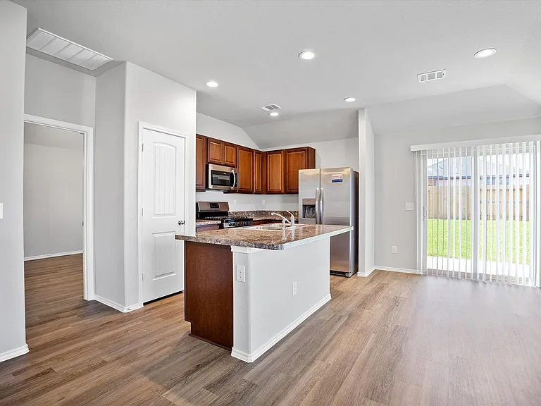 25445 Carnation Ct — Photo 5