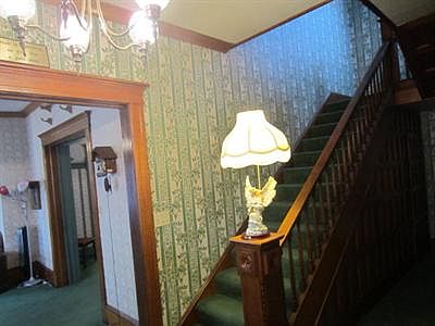 4th image of 215 W Main St