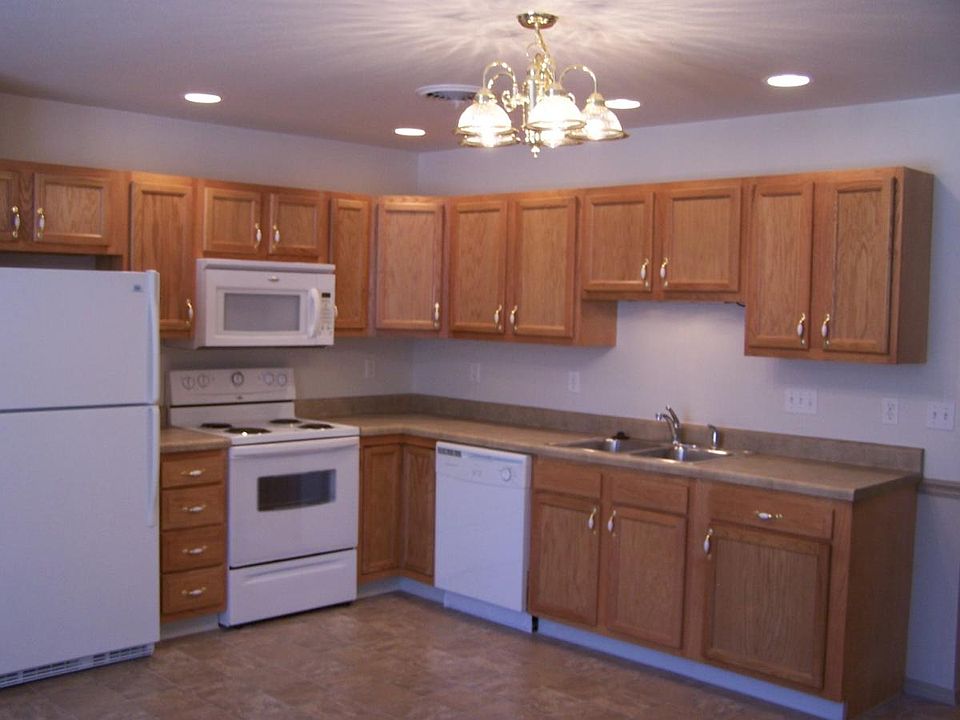 2nd image of 303 N Grove St