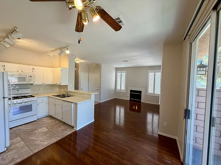 251 S Green Valley Pkwy #4011 — Photo 14