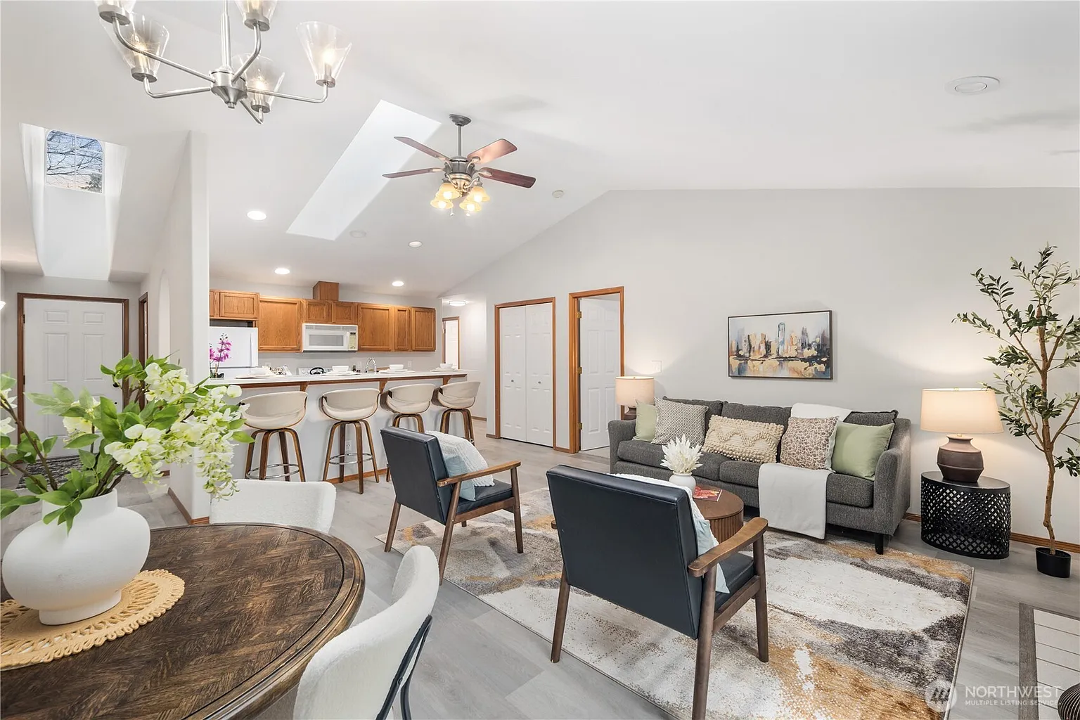 5611 134TH Place SE #B photo 1