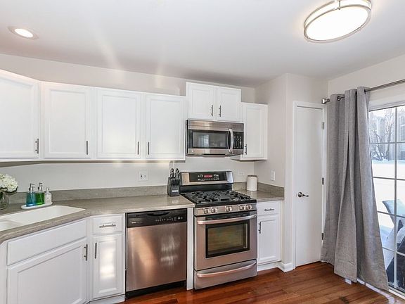 3rd image of 2834 Adams Ct