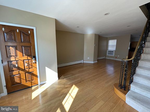 2nd image of 2841 S Fairhill St