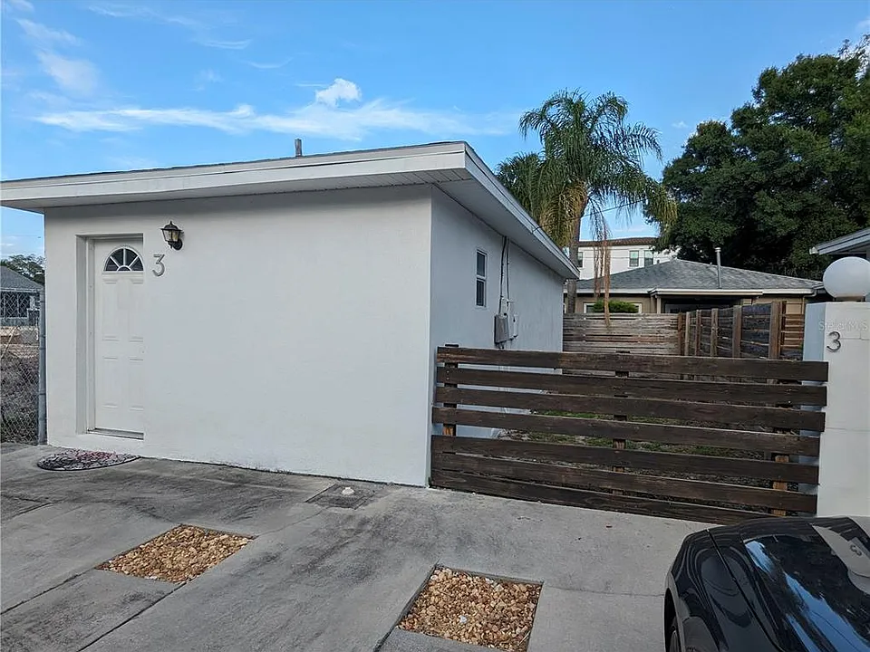 411 S Albany Ave #3