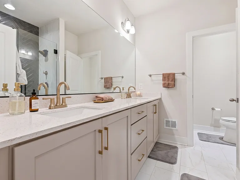 153 Locke St — Photo 27