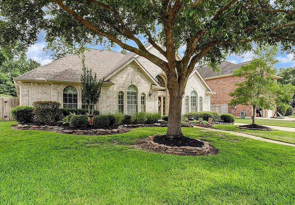1st image of 13318 Lakewood Meadow Dr