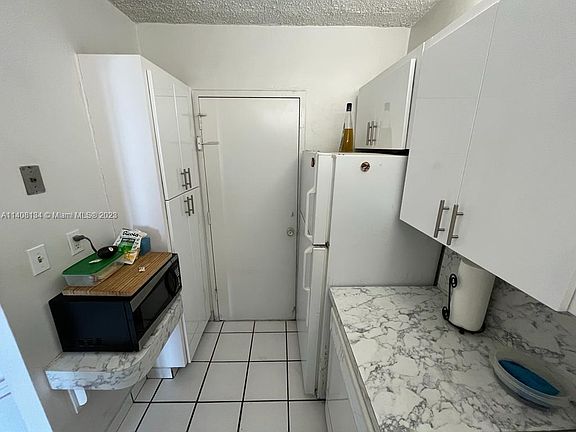 5th image of 2899 Collins Ave APT 1710