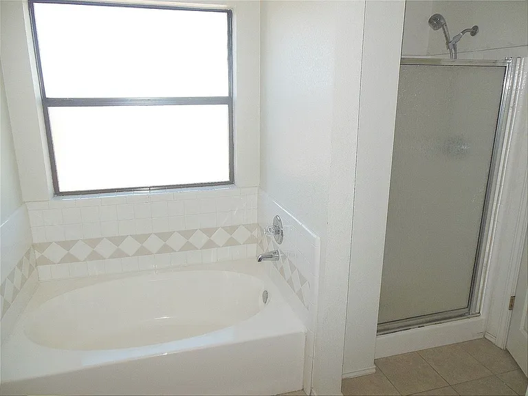 2903 Westwood Dr — Photo 13