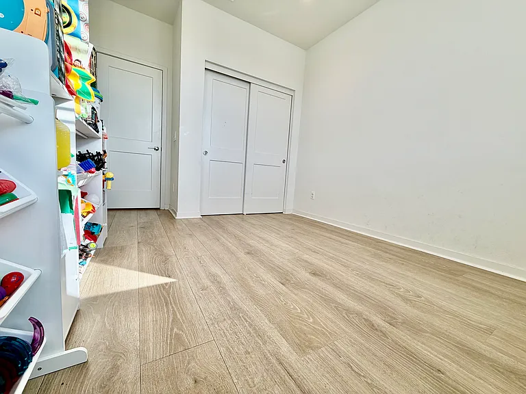 1102 Epic — Photo 17