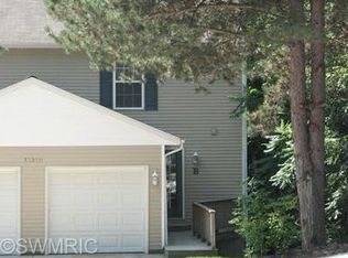 17310 Lane Ave, Spring Lake, MI 49456