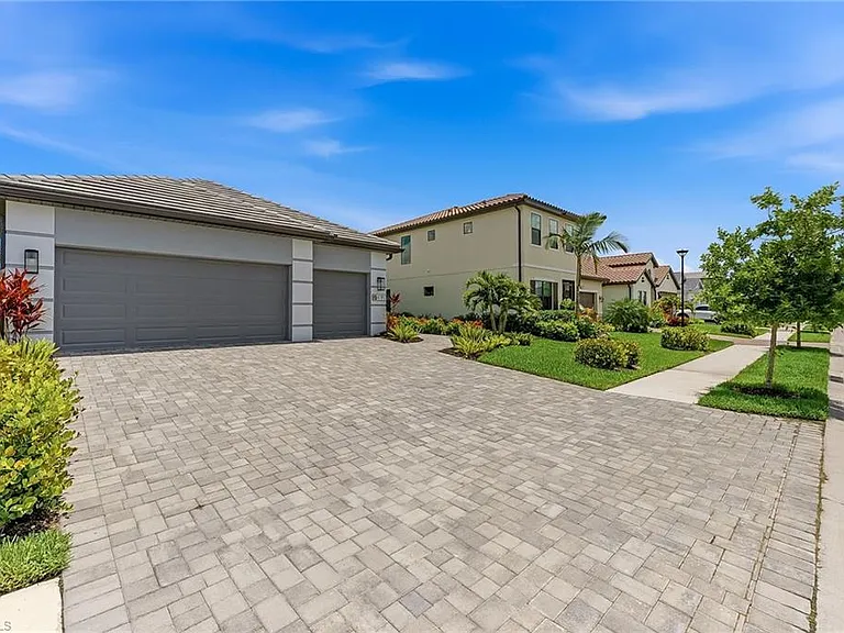 4191 Pegasus Way — Photo 1