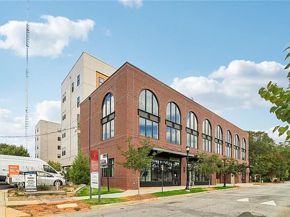 5th image of 112 Rogers St NE #206