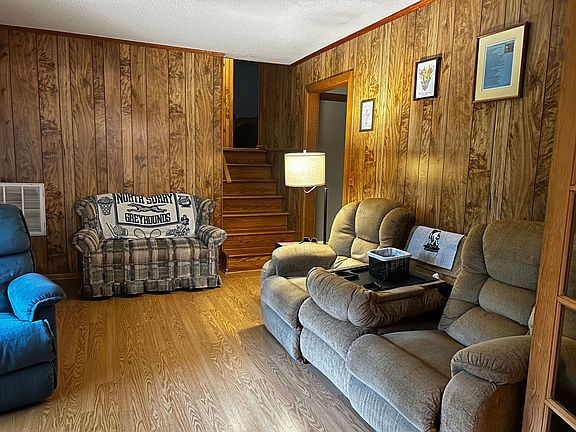 5th image of 883 Pipers Gap Rd