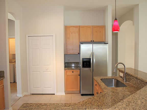 4th image of 14560 Camberwell Ln S