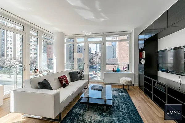 Rented by Bond New York | media 28