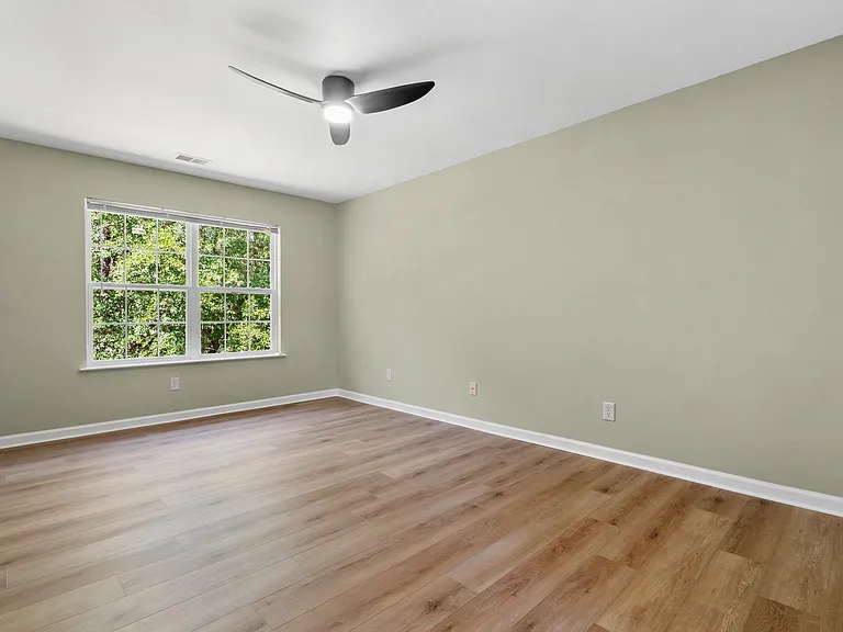 109 Summer Vale Dr — Photo 16