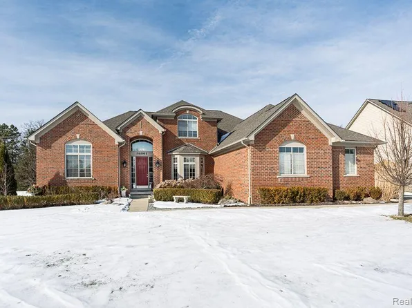 56801 Hartley Dr W, Shelby Township, MI 48316